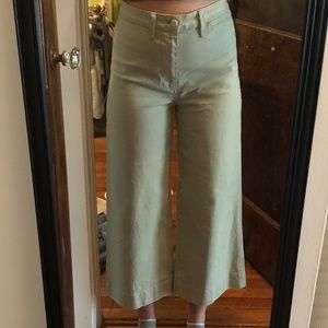 Wide leg, high waisted cropped trousers